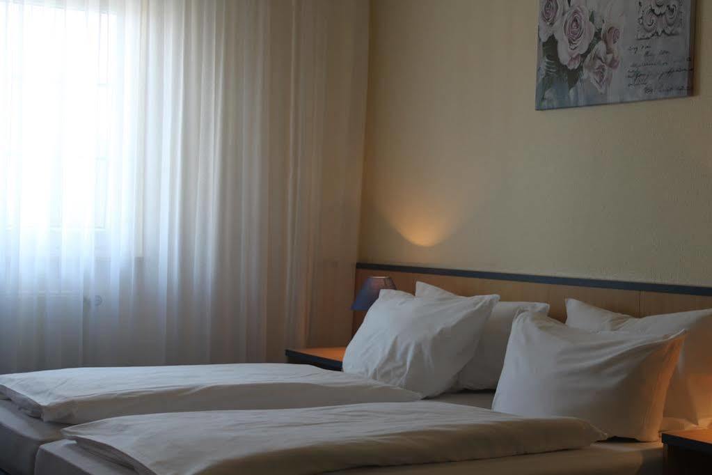 Stern Am Rathaus Hotell Köln Exteriör bild